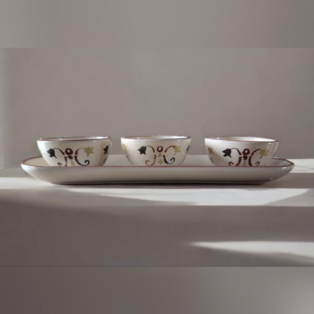 Artimino Condiment Bowls With Tray